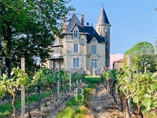 Alleinmakler - Vendée - Schloss aus dem 19. Jahrhundert und seine Nebengebäude - 6 ha Anwesen 30 Mi