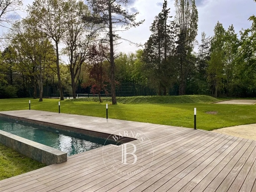Montfort l'Amaury - Charming luxury property - Park of 1 ha - Swimming pools