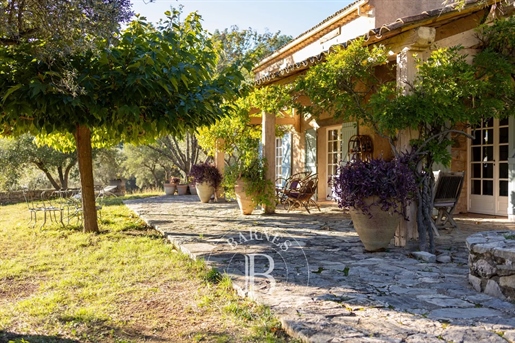 Lorgues - Exceptional property - Property on 7 ha with swimming pool and panoramic views
