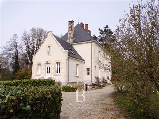 Vendée - 19th century bourgeois house - Park of 1.6ha