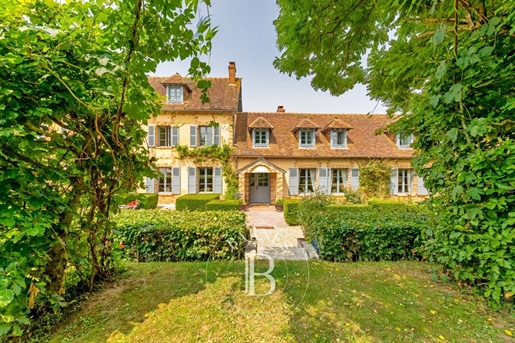 Normandy, Louviers, bright farmhouse completely restored of about 400 m² on 3300 m² of land