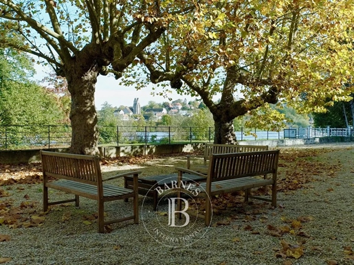 Fontainebleau (77) - Magnificent Property with views of the Seine - 900 m2 - 22 rooms