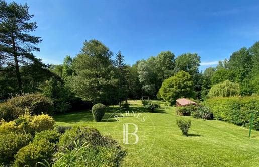 Chalo-Saint-Mars (91) – Charming property of 292 m² - Wooded land of 8 943 m²