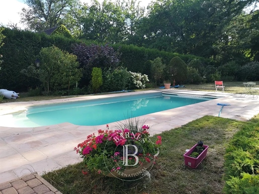 Villa near golf course - Lamorlaye - Swimming pool
