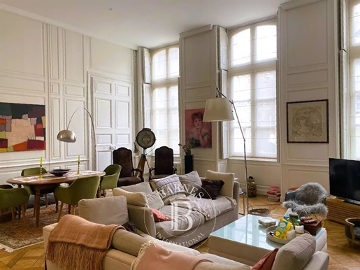 Historic centre – Prestigious apartment of more than 280 m²