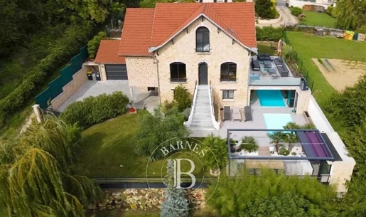 Maurecourt (78) - Gerenoveerd huis van 345 m² - Zwembaden - Parijs 25 mn
