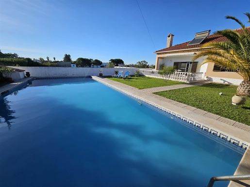 4 bedroom villa with swimming pool on a plot of 6500m2