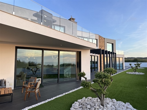 Elegant Villa with Breathtaking Sea Views, Swimming Pool and Jacuzzi