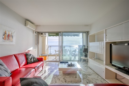 W Nicei, Promenade Des Anglais 54,4 mkw mieszkanie do kupienia za 494 000 € z tarasem