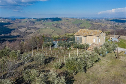 Country house/farmhouse of 320 m2 in Penna San Giovanni