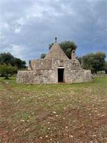 Well-preserved trullo with large plot