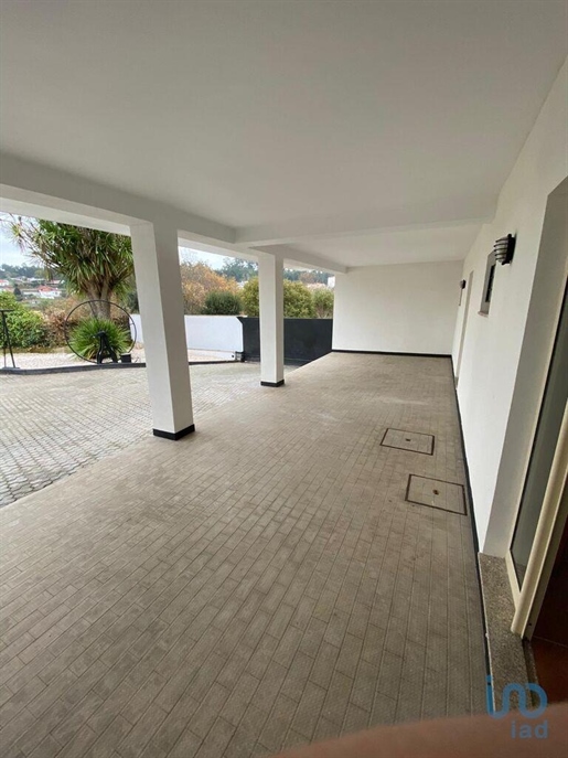 Huis met 4 Kamers in Aveiro met 400,00 m²