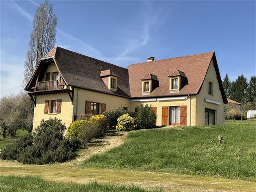 Modernes Haus in der Nähe von Souillac