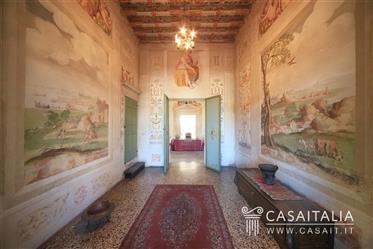 Historische villa te koop tussen Padua en Venetië