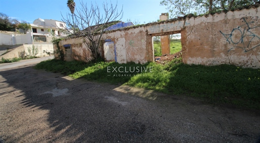 Terrain avec deux ruines pres de Salgados Golf a vendre Algarve
