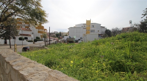 Plot van land met goedgekeurd project voor de bouw van een Hostel in Ferragudo te koop