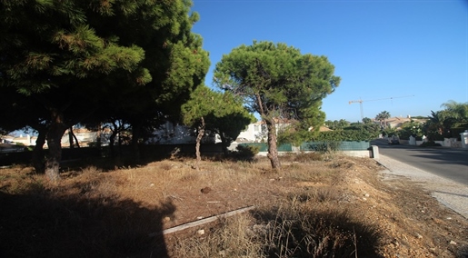 Perceel in Varandas do Lago, vlakbij Quinta do Lago te koop voor de bouw van de Villa in Algarve