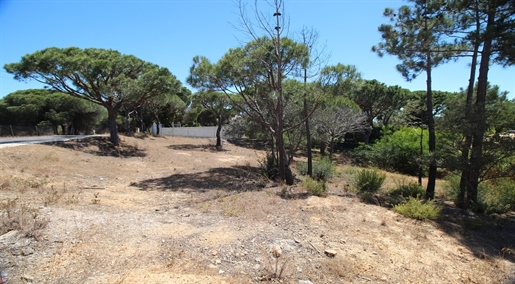 Building plot for the construction of a luxury Villa near Quinta do Lago for sale in Central Algarve