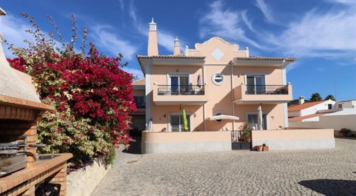 Schöne Wohnung mit zwei (+2) Schlafzimmern und Meerblick zu verkaufen in Santa Bárbara de Nexe, Alga