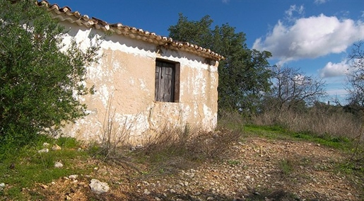 Plot with semi detached ruin for sale near Pera, in Algarve