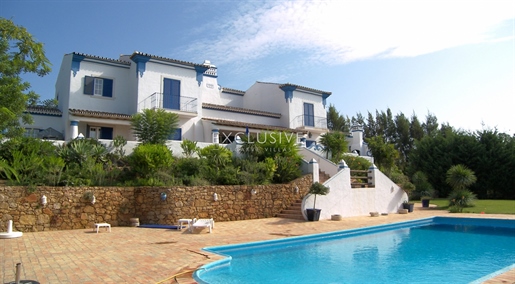 Traditional quinta style mansion for sale with 3 ha. Of land for sale in Almancil Central Algarve