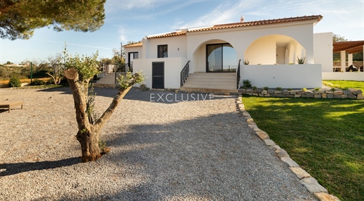 Charming villa for sale in Carvoeiro, Algarve
