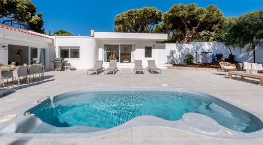 Charmante Villa in Strandnähe zu verkaufen Golden Triangle, Algarve