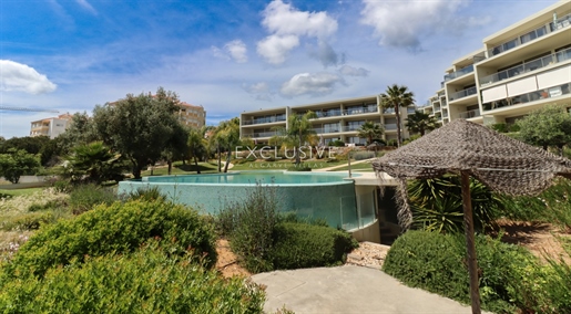 Luxe appartement, condominium met zwembad, dicht bij het strand, te koop Portimão, Algarve