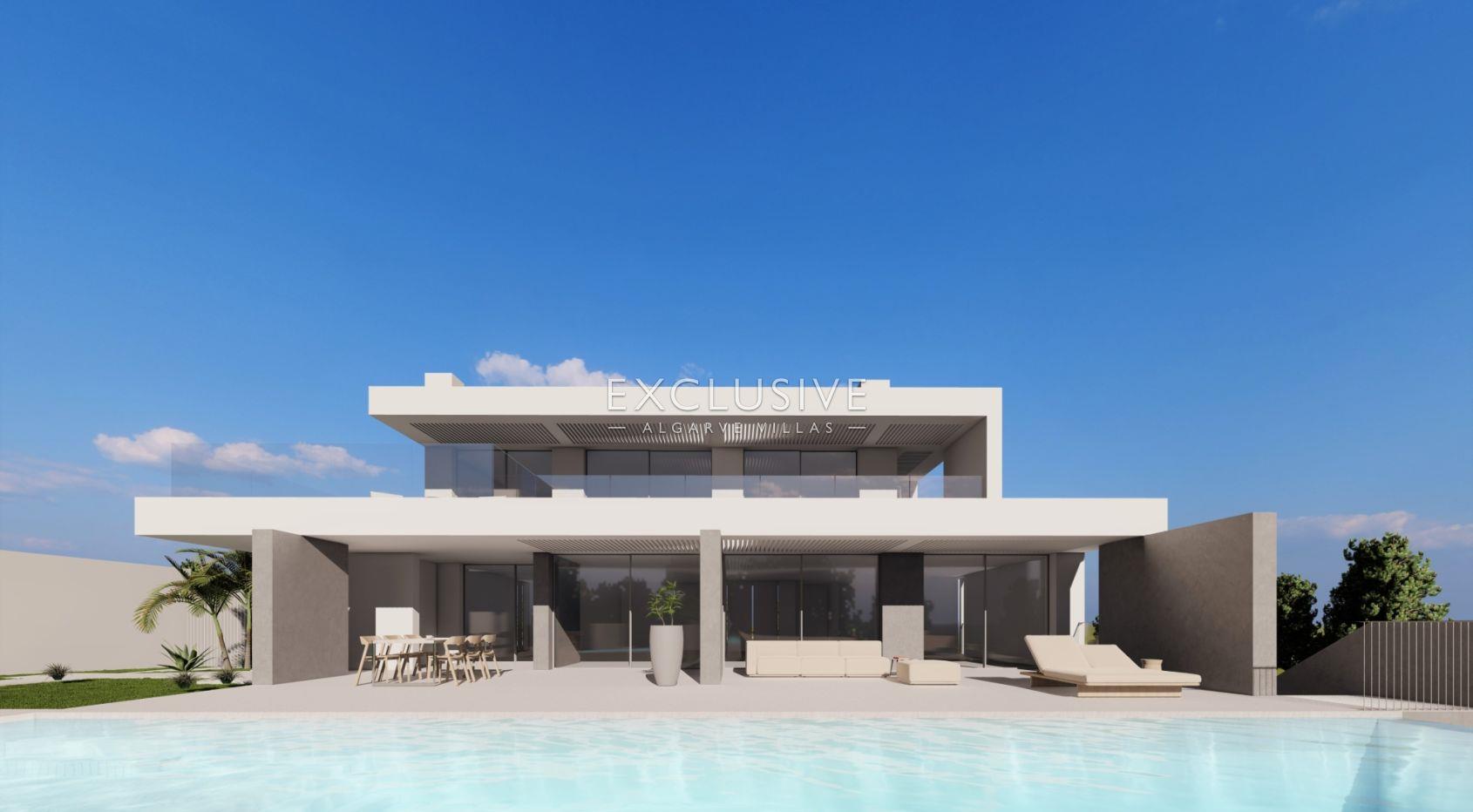 Villa met renovatieproject te koop op groot perceel nabij oceaan in Carvoeiro, Algarve