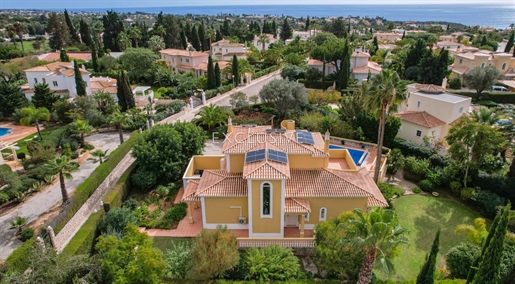 Villa de 3 chambres avec vue sur la mer et piscine privée à vendre Carvoeiro, Algarve