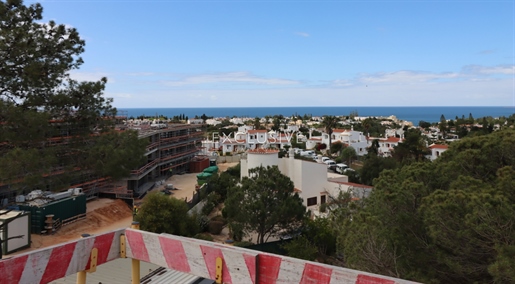 Fantástica moradia V4 no último andar de um resort de luxo para venda Carvoeiro, Algarve