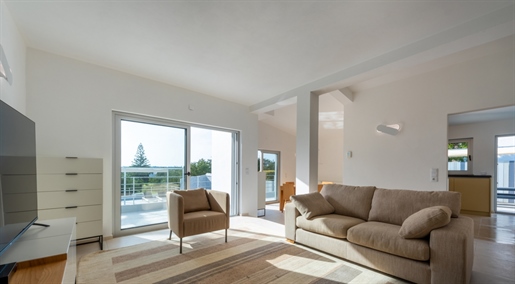 Fantastische Villa mit 4 Schlafzimmern in Strandnähe zu verkaufen in der Nähe von Vilamoura, Algarve