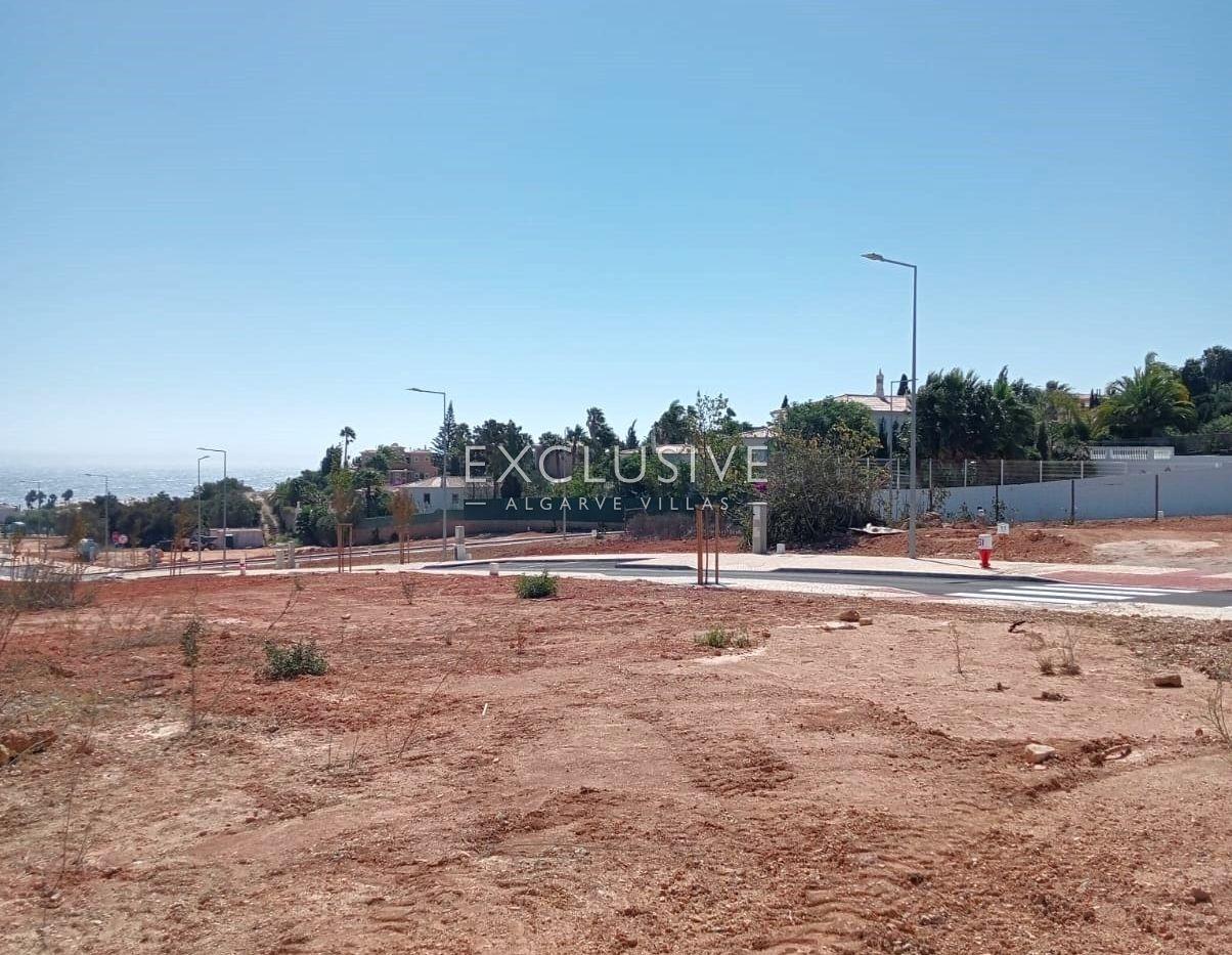 Compra: Terreno (8600)