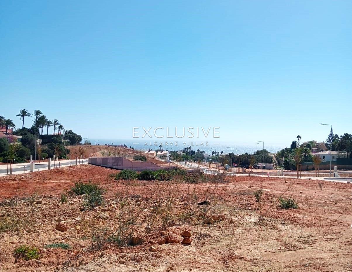 Compra: Terreno (8600)