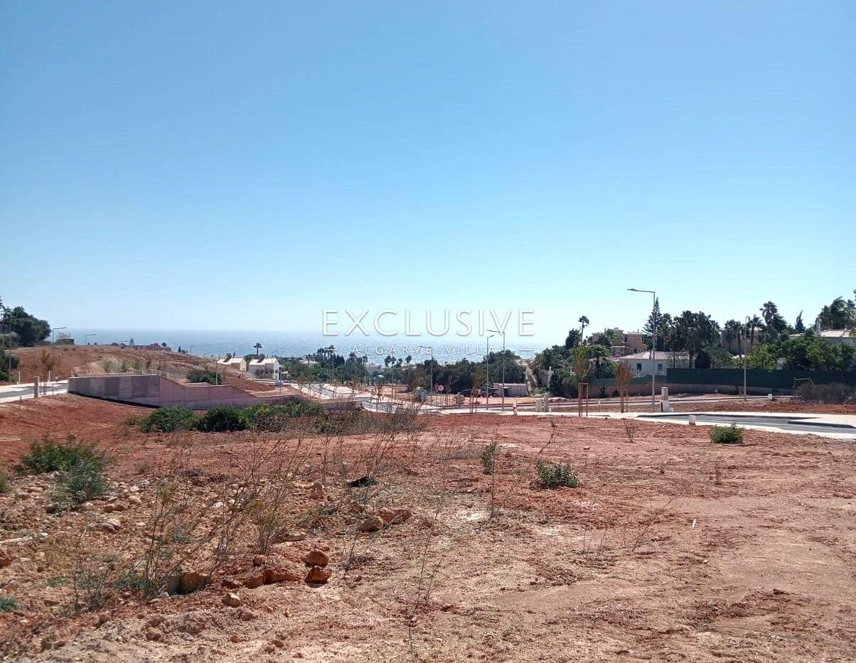 Compra: Terreno (8600)