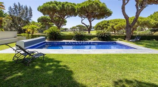 Acheter 4 bedroom golfcourse villa with pool in Vilamoura near beach and marina