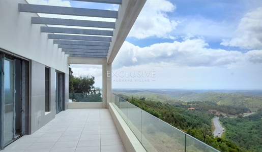 Nouvelle villa de luxe, avec ascenseur et vue sur la mer, à vendre à Caldas de Monchique, Algarve.