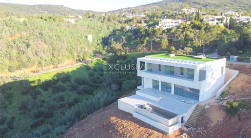 New luxurious villa, with elevator and seaviews for sale in Caldas de Monchique, Algarve.