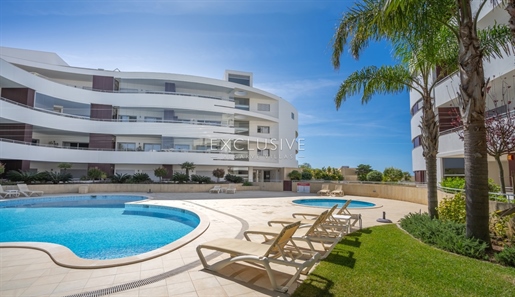 Ample 3 bed apartment for sale with views to Porto de Mós - Lagos
