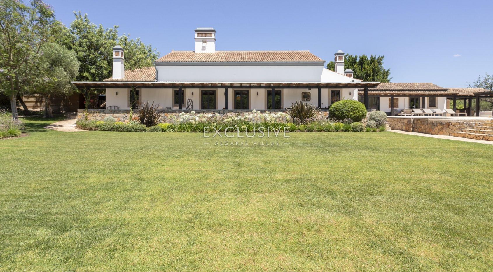 Buy Country side 3+2 bedroom quinta for sale near Olhao & Tavira in quiet countryside setting