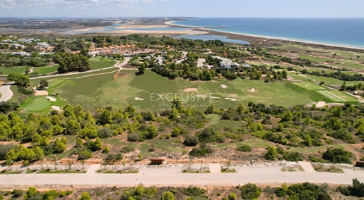 Perceel met prachtig uitzicht te koop op de Palmares golfbaan, Lagos Algarve
