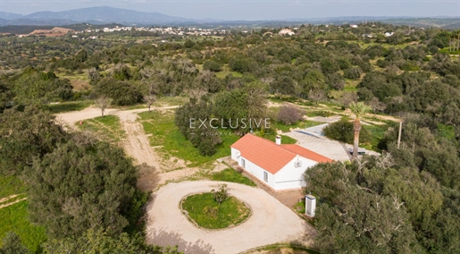 Fantastique terrain avec petite maison à vendre Portimao, Algarve