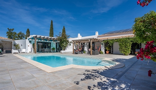 Charmante Villa zu verkaufen in Alvor, Algarve