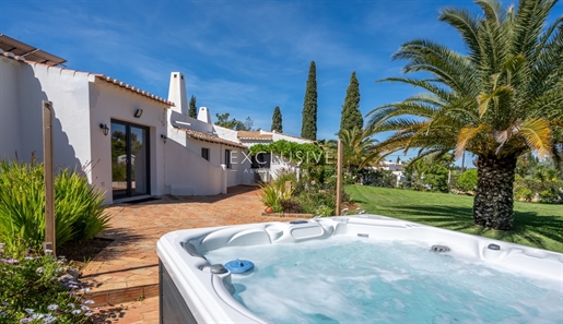 Charmante Villa zu verkaufen in Alvor, Algarve