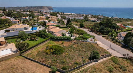 Terrain fantastique à Luz pour grande villa avec vue sur la mer à vendre Algarve