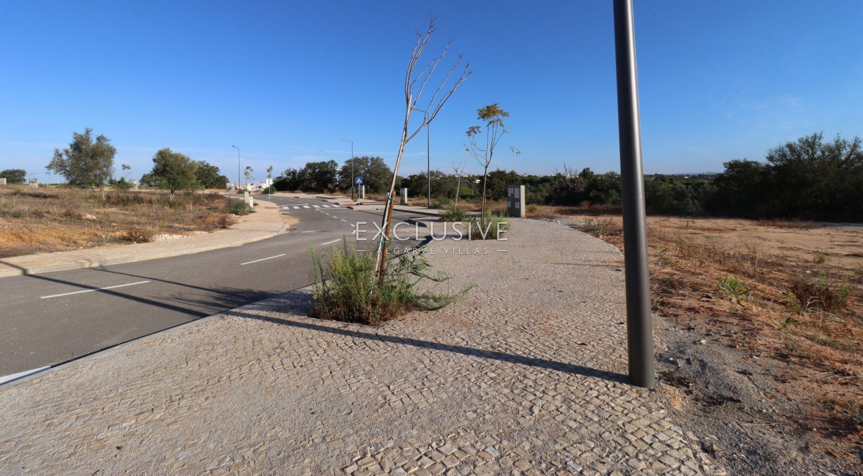 Nieuwe urbanisatie, centrale ligging, bouwgrond, te koop Albufeira, Algarve