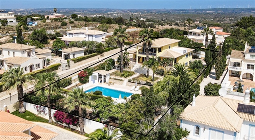 Four bedroom villa with sea views for sale in Praia da Luz, Algarve