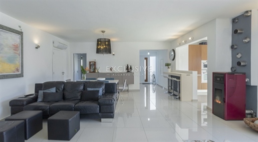 Bungalow style property in Carvoeiro with seaviews for sale
