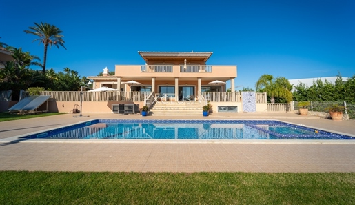 Impressive villa with sea views for sale at Porto de Mós-Lagos-Algarve
