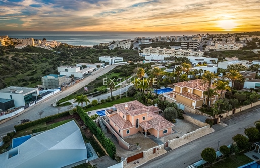 Impressive villa with sea views for sale at Porto de Mós-Lagos-Algarve